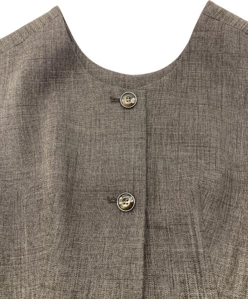 CADUNE（カデュネ）CADUNE (カデュネ) ペプラムベスト ブラウン サイズ:38の古着・服飾アイテム