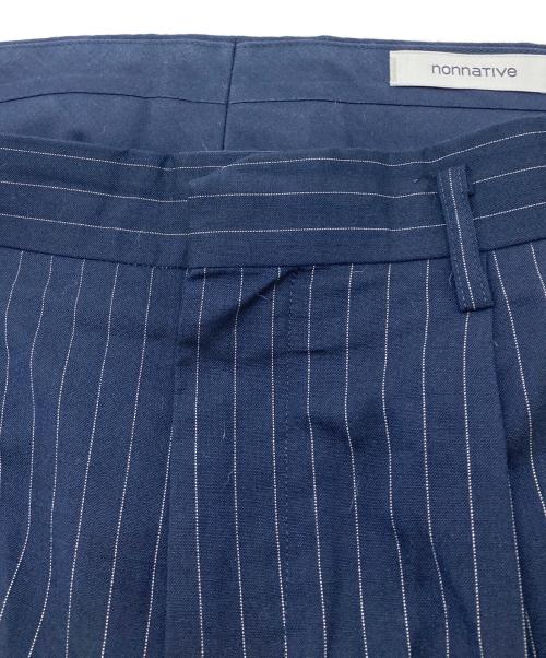 nonnative（ノンネイティブ）nonnative (ノンネイティブ) ストライプワイドスラックス ネイビー サイズ:3の古着・服飾アイテム