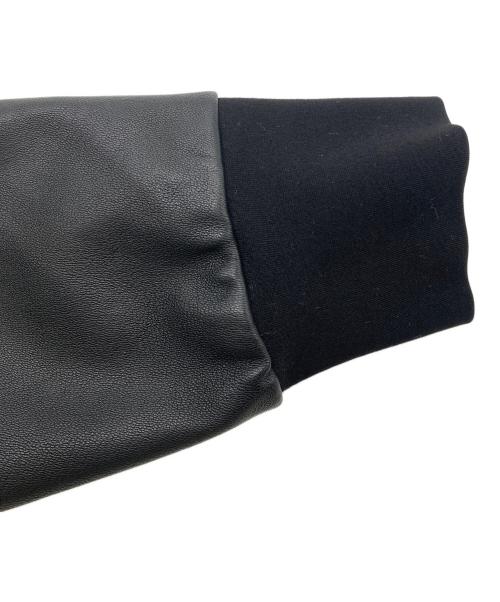 1piu1uguale3（ウノピュウノウグァーレトレ）1piu1uguale3 (ウノピュウノウグァーレトレ) ラムレザードッキングパーカー ブラック サイズ:Mの古着・服飾アイテム