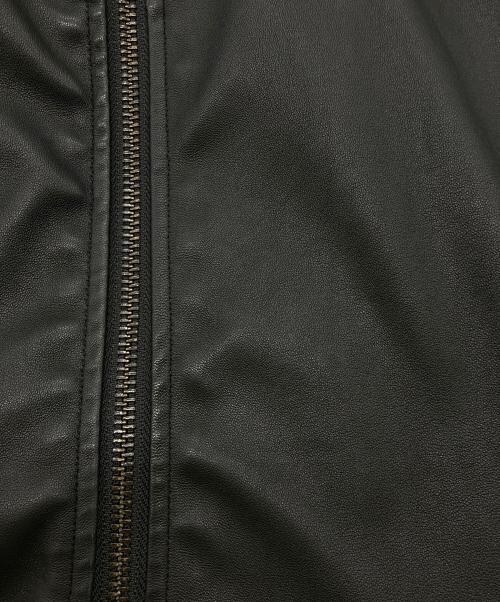 1piu1uguale3（ウノピュウノウグァーレトレ）1piu1uguale3 (ウノピュウノウグァーレトレ) ラムレザードッキングパーカー ブラック サイズ:Mの古着・服飾アイテム