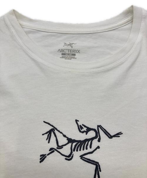 ARC'TERYX（アークテリクス）ARC'TERYX (アークテリクス) Tシャツ ホワイト サイズ:Mの古着・服飾アイテム