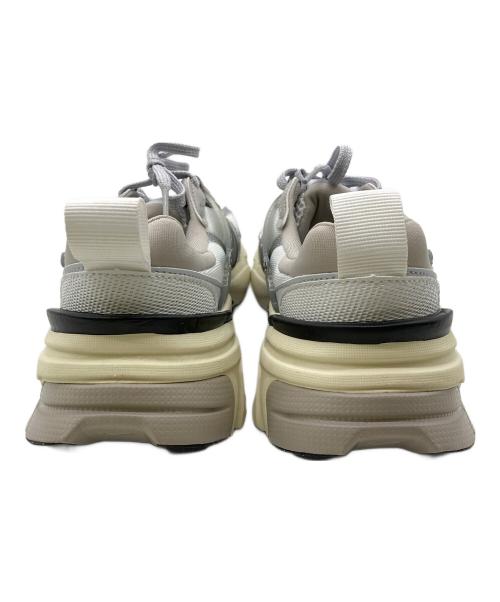 NIKE（ナイキ）NIKE (ナイキ) V2K RUN ローカットスニーカー グレー サイズ:23ｃｍの古着・服飾アイテム