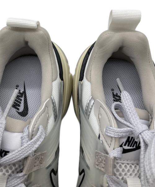 NIKE（ナイキ）NIKE (ナイキ) V2K RUN ローカットスニーカー グレー サイズ:23ｃｍの古着・服飾アイテム