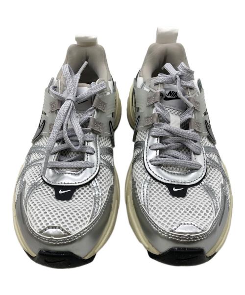NIKE（ナイキ）NIKE (ナイキ) V2K RUN ローカットスニーカー グレー サイズ:23ｃｍの古着・服飾アイテム