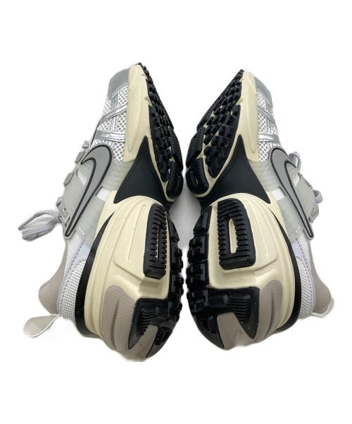 NIKE（ナイキ）NIKE (ナイキ) V2K RUN ローカットスニーカー グレー サイズ:23ｃｍの古着・服飾アイテム