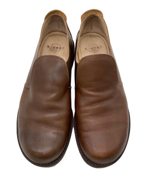 海ノ絵靴製作（ウミノエクツセイサク）海ノ絵靴製作 (ウミノエクツセイサク) スリッポンレザーシューズ ブラウン サイズ:42の古着・服飾アイテム