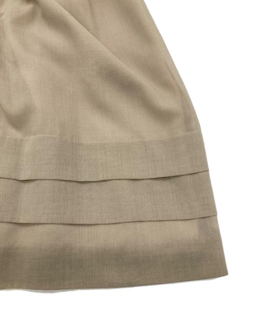 FOXEY NEWYORK（フォクシーニューヨーク）FOXEY NEWYORK (フォクシーニューヨーク) ノースリーブワンピース ベージュ サイズ:40の古着・服飾アイテム