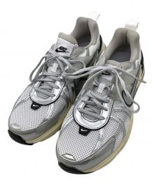 NIKE（ナイキ）の古着「V2K RUN SUMMIT WHITE/METALLIC SILVER」｜グレー×シルバー