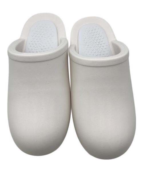 PRAYING（プレイング）Praying (プレイング) クロッグ/クロッグサンダル ホワイト サイズ:8の古着・服飾アイテム