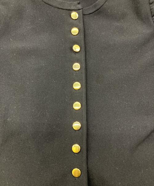 CADUNE（カデュネ）CADUNE (カデュネ) ペプラム ゴールドボタン トップス ブラック サイズ:38の古着・服飾アイテム