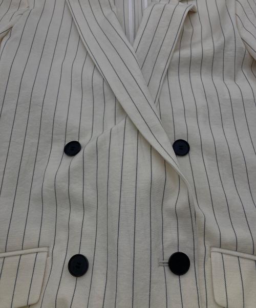 icB（アイシービー）icB (アイシービー) LooseWeave ストライプ柄ダブルブレストジャケット ホワイト サイズ:4の古着・服飾アイテム