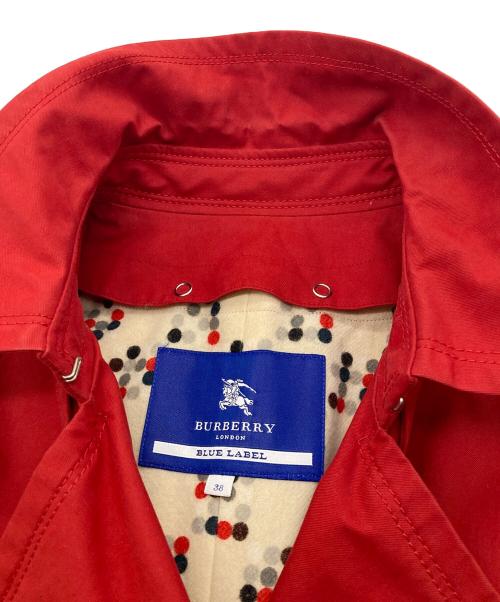 BURBERRY BLUE LABEL（バーバリー ブルー レーベル）BURBERRY BLUE LABEL (バーバリーロンドンブルーレーベル) トレンチコート レッド サイズ:38の古着・服飾アイテム