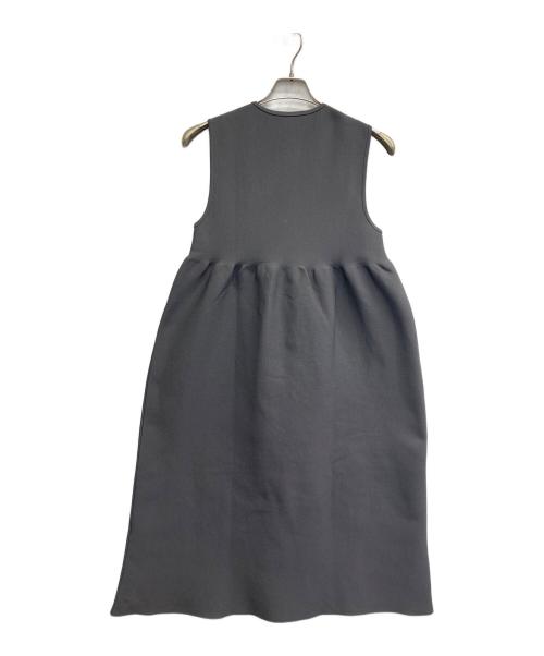 UNITED ARROWS TOKYO（ユナイテッドアローズトウキョウ）UNITED ARROWS TOKYO (ユナイテッドアローズトウキョウ) Pフリル ノースリーブ ワンピース グレー サイズ:FREEの古着・服飾アイテム