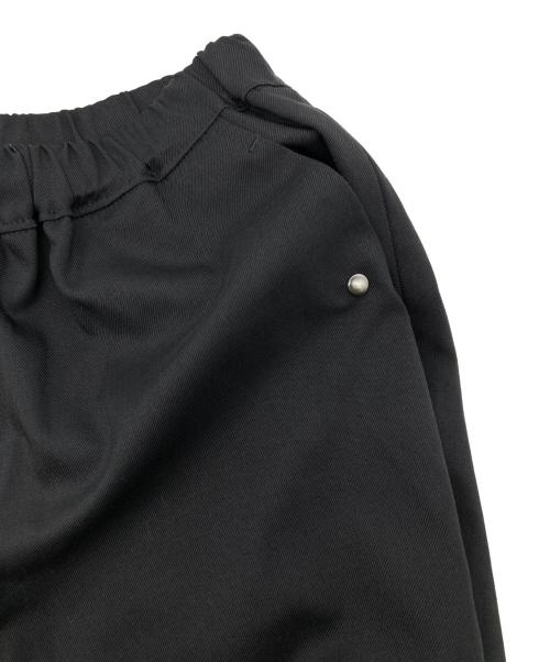 URBAN RESEARCH（アーバンリサーチ）URBAN RESEARCH (アーバンリサーチ) Dad EASY WIDE PANTS ブラック サイズ:2の古着・服飾アイテム