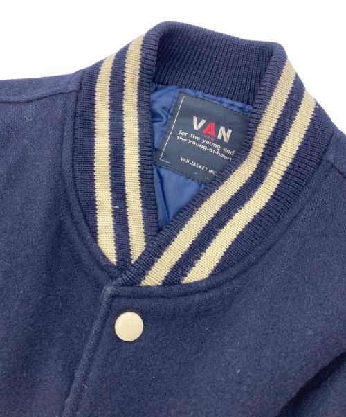 VAN JAC（ヴァン・ヂャケット）VAN JAC (ヴァン・ヂャケット) スタジャン ネイビー×アイボリー サイズ:不明の古着・服飾アイテム