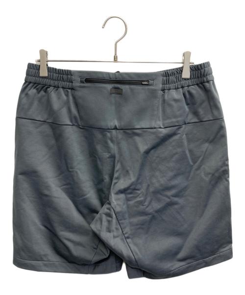 H.I.P. by SOLIDO（エイチアイピーバイソリード）H.I.P. by SOLIDO (エイチアイピーバイソリード) ナイロン 裏毛 シャーリング ショートパンツ グレー サイズ:04の古着・服飾アイテム