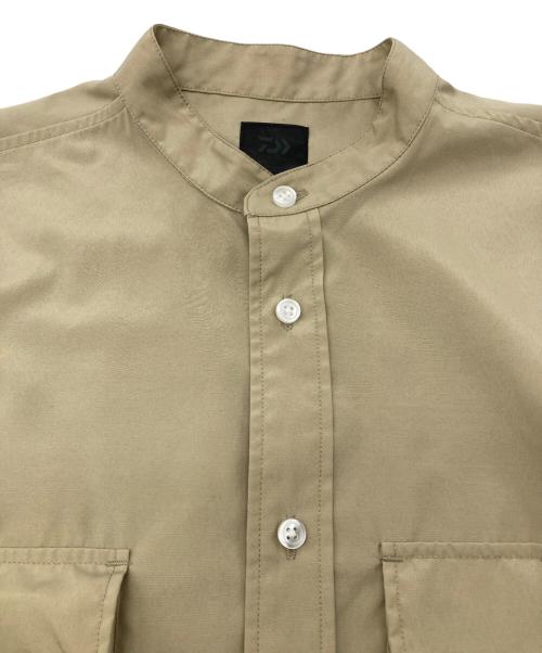 DAIWA PIER39（ダイワ ピア39）DAIWA PIER39 (ダイワ ピア39) Bshop (ビショップ) 別注 スタンドカラーショートスリーブシャツ ベージュ サイズ:Mの古着・服飾アイテム