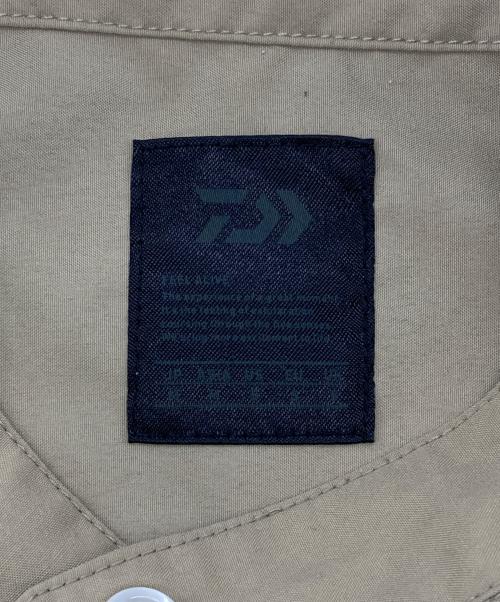 DAIWA PIER39（ダイワ ピア39）DAIWA PIER39 (ダイワ ピア39) Bshop (ビショップ) 別注 スタンドカラーショートスリーブシャツ ベージュ サイズ:Mの古着・服飾アイテム