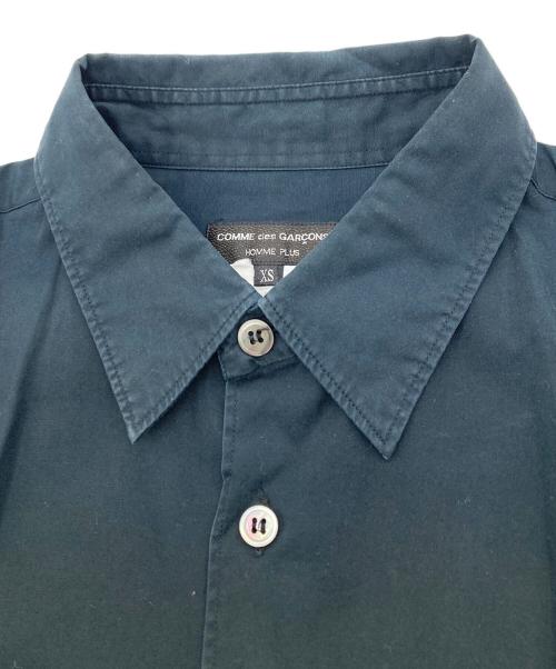 COMME des GARCONS HOMME PLUS（コムデギャルソンオムプリュス）COMME des GARCONS HOMME PLUS (コムデギャルソンオムプリュス) AD2010 袖アシンメトリーシャツ ネイビー サイズ:XSの古着・服飾アイテム