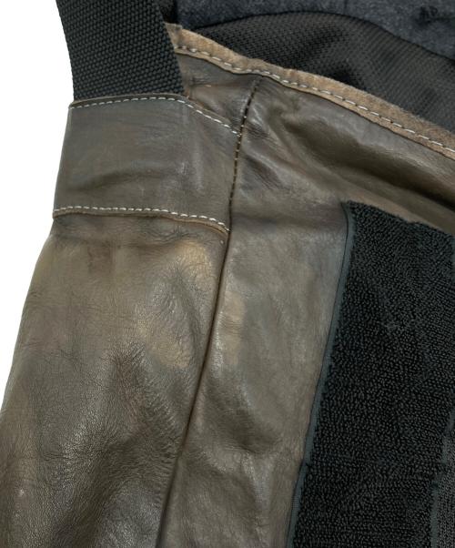 MIHARA YASUHIRO（ミハラヤスヒロ）MIHARA YASUHIRO (ミハラヤスヒロ) アーカイブ マフラードッキングメッセンジャーバッグ ブラウンの古着・服飾アイテム