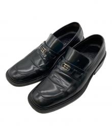 GUCCI（グッチ）の古着「GGロゴ スクエアトゥローファー」｜ブラック
