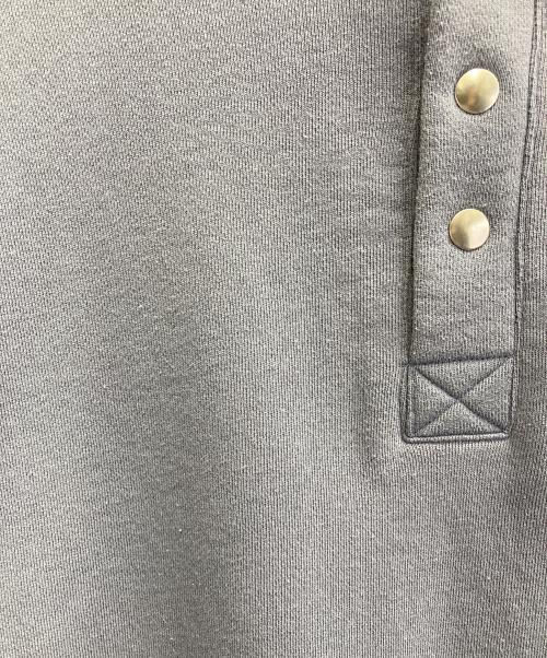 UCLA（ユーシーエルエー）UCLA (ユーシーエルエー) JOURNAL STANDARD relume (ジャーナルスタンダード レリューム) ヴィンテージ加工スウェット/ハーフジップ・ヘンリー・クルー グレー サイズ:Mの古着・服飾アイテム