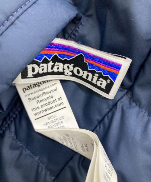 Patagonia（パタゴニア）Patagonia (パタゴニア) キッズ・リバーシブル・レディ・フレディ・フーディ ネイビー×ベージュ サイズ:不明（記載無し）の古着・服飾アイテム