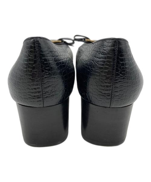 Salvatore Ferragamo（サルヴァトーレ フェラガモ）Salvatore Ferragamo (サルヴァトーレ フェラガモ) 型押しパンプス ブラック サイズ:5.5Cの古着・服飾アイテム