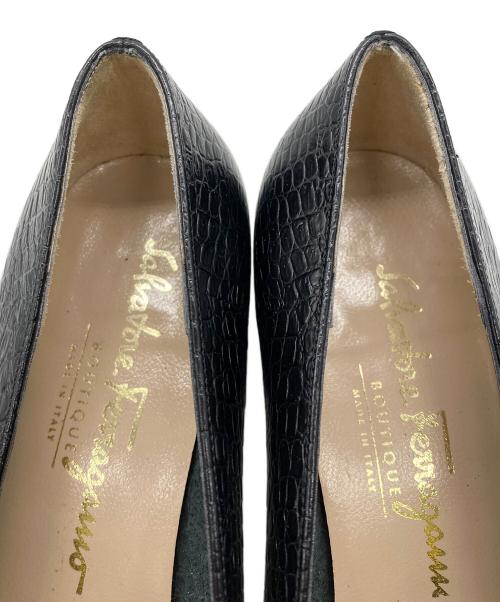 Salvatore Ferragamo（サルヴァトーレ フェラガモ）Salvatore Ferragamo (サルヴァトーレ フェラガモ) 型押しパンプス ブラック サイズ:5.5Cの古着・服飾アイテム