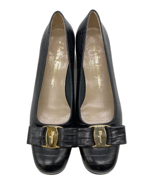 Salvatore Ferragamo（サルヴァトーレ フェラガモ）Salvatore Ferragamo (サルヴァトーレ フェラガモ) 型押しパンプス ブラック サイズ:5.5Cの古着・服飾アイテム