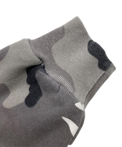 SUPREME（シュプリーム）Supreme (シュプリーム) Arc Thermal Lined Zip Up Hooded グレー×ブラック サイズ:Mの古着・服飾アイテム