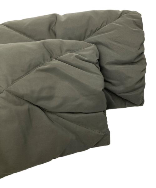 Acuta（アクータ）Acuta (アクータ) マットタフタキルティングロングダウン オリーブ サイズ:38の古着・服飾アイテム