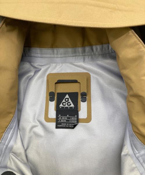 NIKE ACG（ナイキエーシージー）NIKE ACG (ナイキエーシージー) GORE-TEX マウンテンパーカー ベージュ サイズ:Mの古着・服飾アイテム