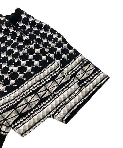 GIVENCHY（ジバンシィ）GIVENCHY (ジバンシィ) スタッズプリントTシャツ ブラック サイズ:Mの古着・服飾アイテム