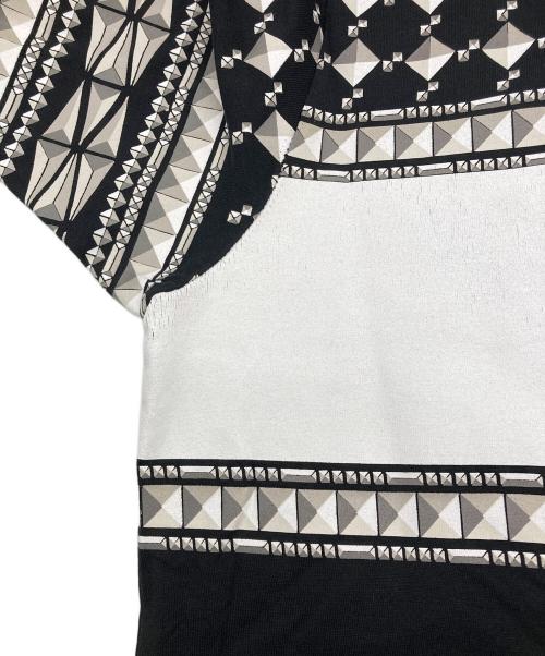 GIVENCHY（ジバンシィ）GIVENCHY (ジバンシィ) スタッズプリントTシャツ ブラック サイズ:Mの古着・服飾アイテム