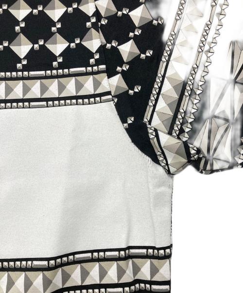 GIVENCHY（ジバンシィ）GIVENCHY (ジバンシィ) スタッズプリントTシャツ ブラック サイズ:Mの古着・服飾アイテム