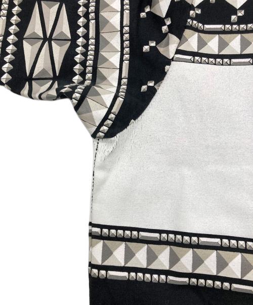 GIVENCHY（ジバンシィ）GIVENCHY (ジバンシィ) スタッズプリントTシャツ ブラック サイズ:Mの古着・服飾アイテム