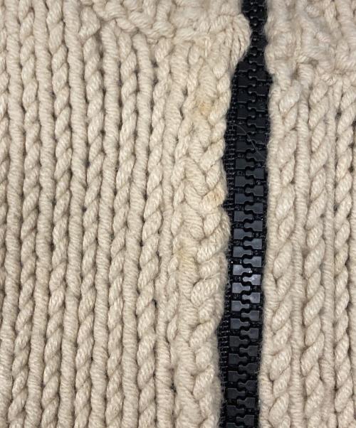 C.P COMPANY（シーピーカンパニー）C.P COMPANY (シーピーカンパニー) C.P ロゴ ドライバーズニット ベージュ サイズ:12/152（実寸サイズ参照）の古着・服飾アイテム