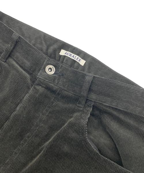 AURALEE（オーラリー）AURALEE (オーラリー) FINX CORDUROY PANTS オリーブ サイズ:4の古着・服飾アイテム