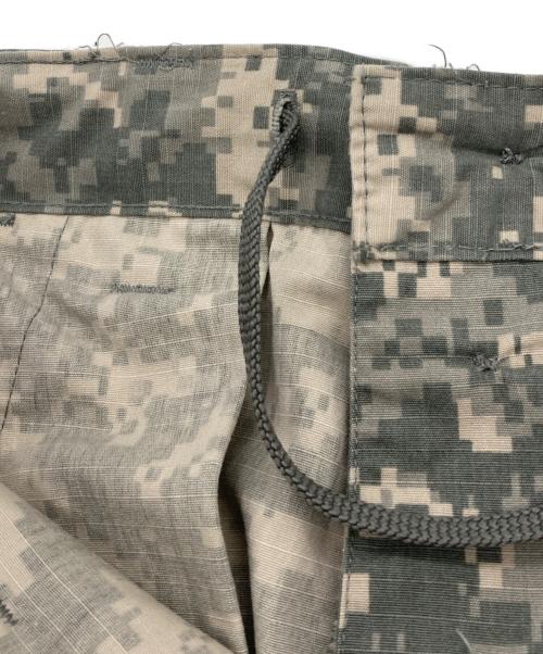 US ARMY（ユーエスアーミー）US ARMY (ユーエスアーミー) デジタルカモコンバット カーゴ パンツ グレー サイズ:MEDIUM－REGULARの古着・服飾アイテム