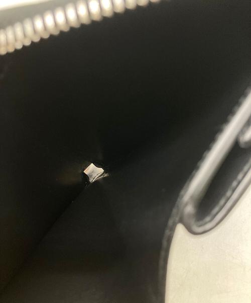 BURBERRY（バーバリー）BURBERRY (バーバリー) Passport Leather Zip Wallet ブラックの古着・服飾アイテム