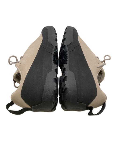 ARC'TERYX（アークテリクス）ARC'TERYX (アークテリクス) Konseal Rune ベージュ サイズ:25.5cmの古着・服飾アイテム