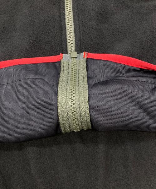 Columbia（コロンビア）Columbia (コロンビア) ATMOS (アトモス) LAB BACK BOWL TEXT FULL ZIP FLEECE グレー×ブラック サイズ:S 未使用品の古着・服飾アイテム