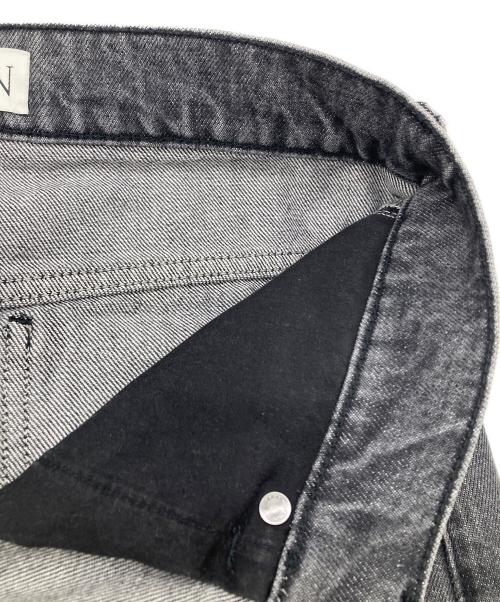 J.W.ANDERSON（ジェイダブリューアンダーソン）J.W.ANDERSON (ジェイダブリューアンダーソン) 23SSバケットデニムパンツ ブラック サイズ:30の古着・服飾アイテム