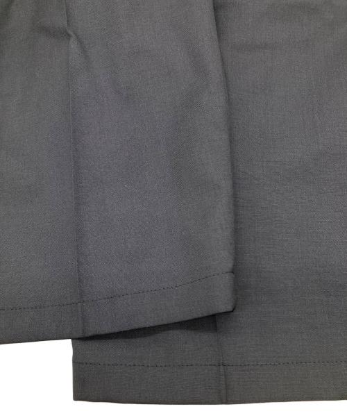 TOMORROW LAND（トゥモローランド）TOMORROW LAND (トゥモローランド) トロピカルウール サイドアジャスターパンツ グレー サイズ:Mの古着・服飾アイテム