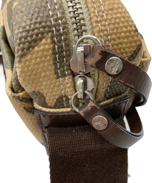 Vivienne Westwood（ヴィヴィアンウエストウッド）Vivienne Westwood (ヴィヴィアンウエストウッド) オーブショルダーバッグ ベージュの古着・服飾アイテム