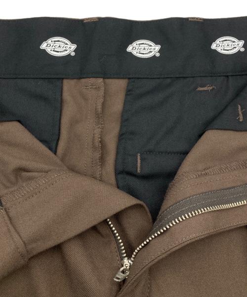 Dickies（ディッキーズ）Dickies (ディッキーズ) green label relaxing (グリーンレーベルリラクシング) GLR TR 1プリーツ ワイドテーパード パンツ ブラウン サイズ:30 未使用品の古着・服飾アイテム