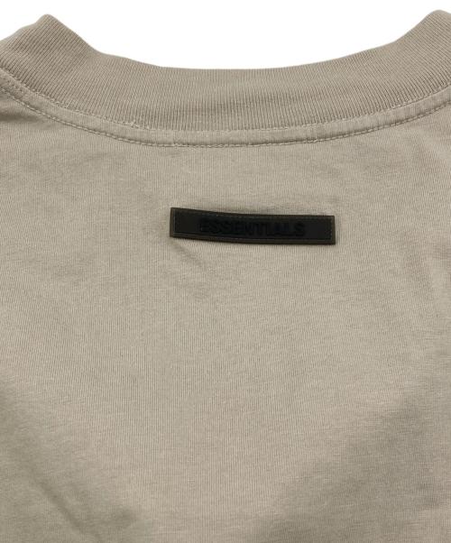 FOG ESSENTIALS（フィアオブゴッド エッセンシャル）FOG ESSENTIALS (フィアオブゴッド エッセンシャル) クルーネックカットソー ベージュ サイズ:XXLの古着・服飾アイテム