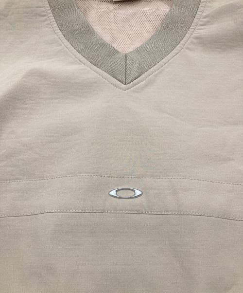 OAKLEY（オークリー）OAKLEY (オークリー) 90s~00s メタルロゴ プルオーバーカットソー ベージュ サイズ:Mの古着・服飾アイテム