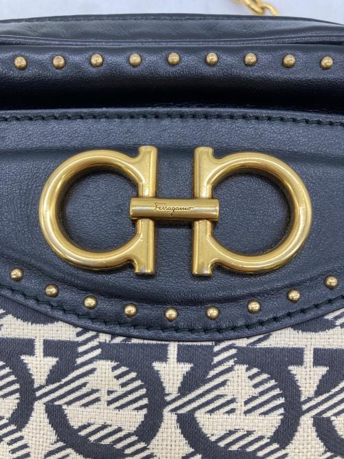 Salvatore Ferragamo（サルヴァトーレ フェラガモ）Salvatore Ferragamo (サルヴァトーレ フェラガモ) ガンチーニ キャンバス&レザー カメラバッグ チェーンショルダーバッグ ベージュの古着・服飾アイテム